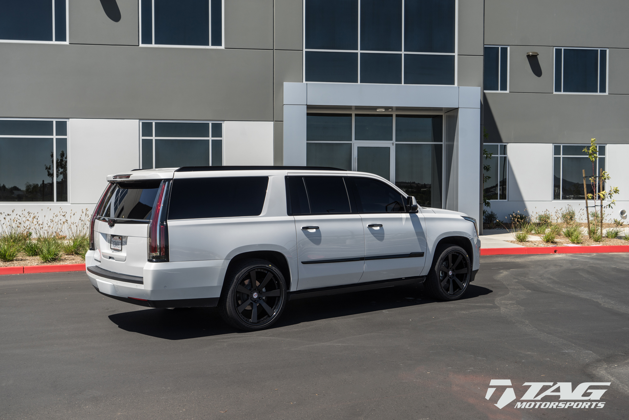 Escalade Esv With A Touch Of Style Hre Belltech Tag