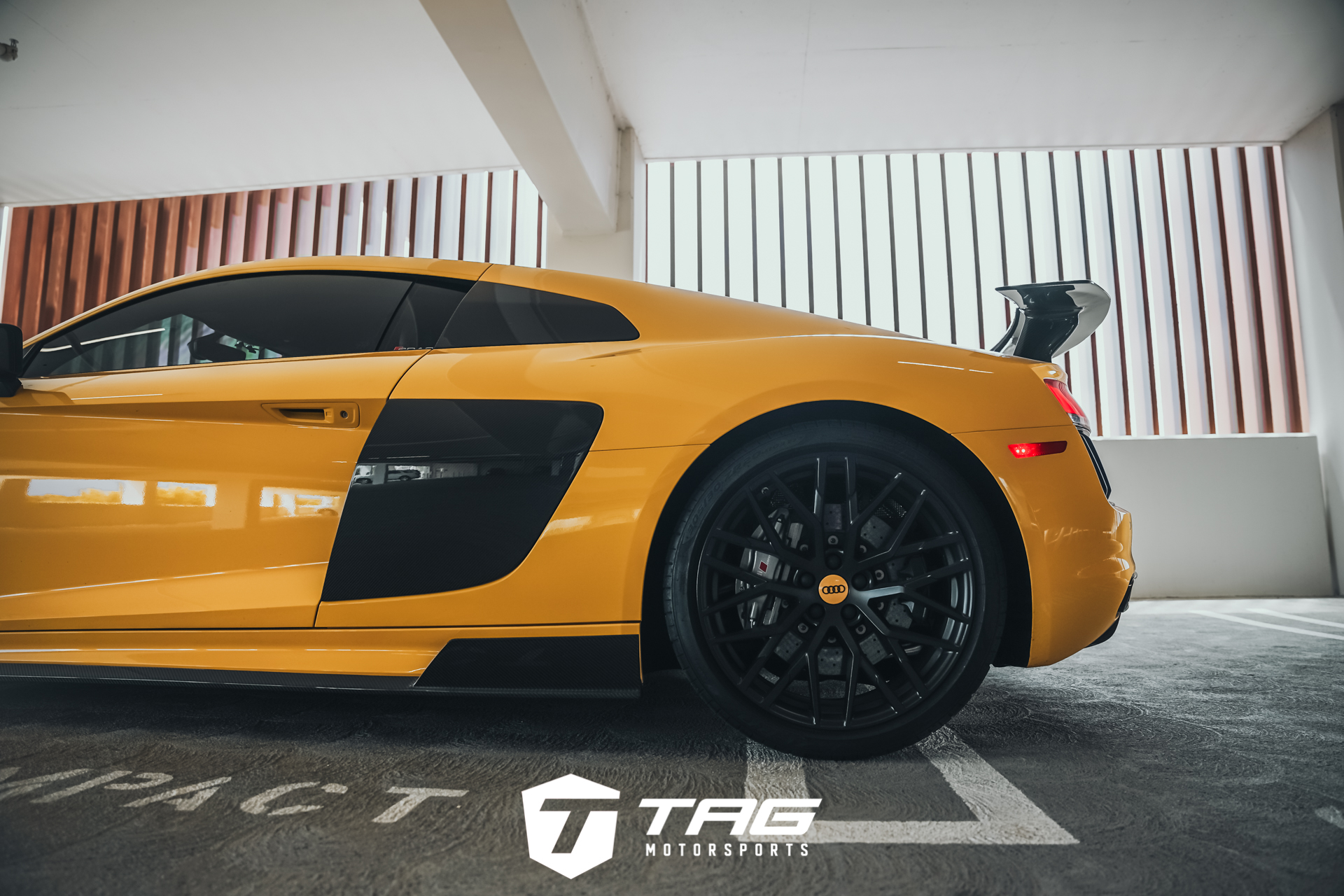 R8 DRESSED WITH VORSTEINER GOODIES - TAG MOTORSPORTS