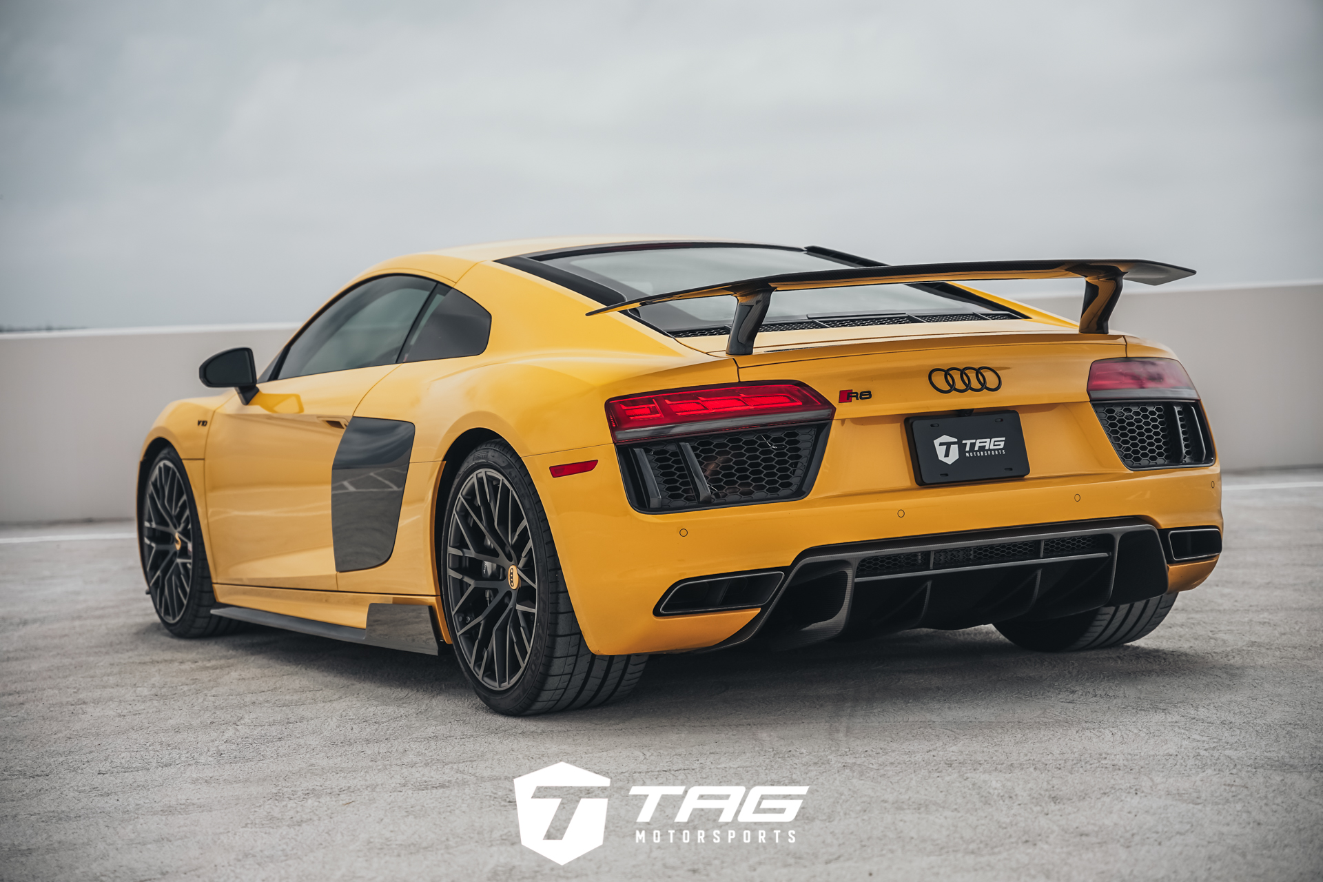R8 DRESSED WITH VORSTEINER GOODIES - TAG MOTORSPORTS