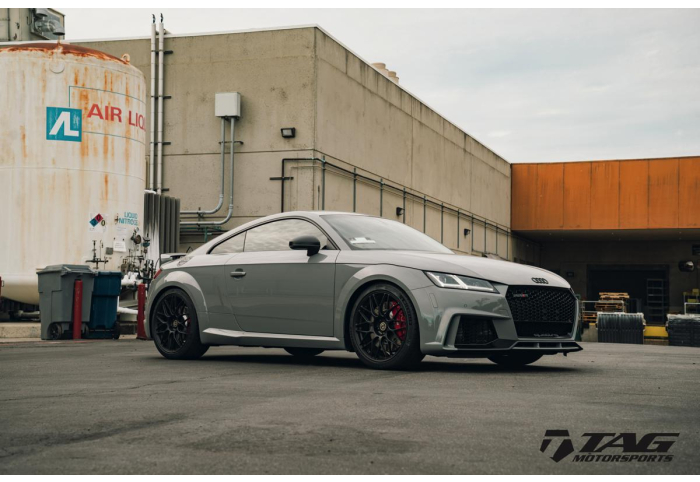 AUDI別注looks mart製 AUDI TTS プレミアムコンパクトスポーツ Audi TT / Audi TTS を大幅に改良