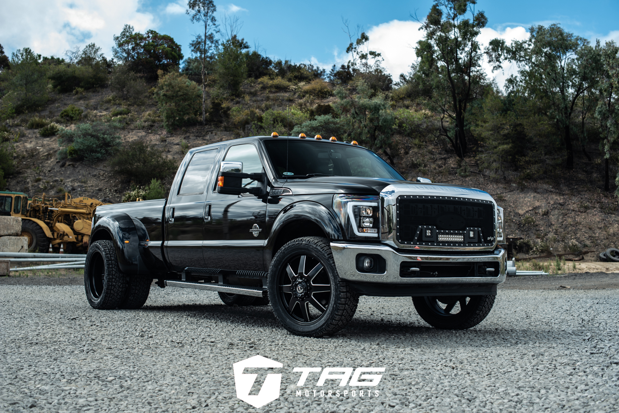 12' Ford F350 Dually on Fuel Wheels