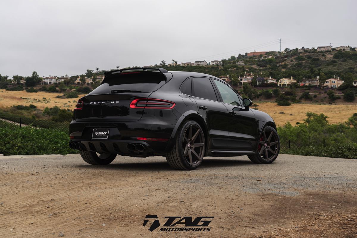 16' Techart Macan Widebody on 22" HRE RS308M