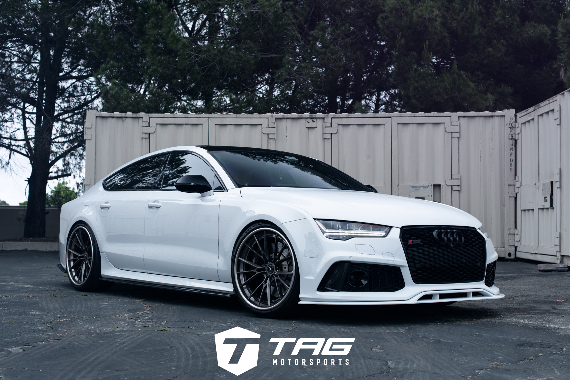 17' Audi RS7 with Prior Design PD700R lip