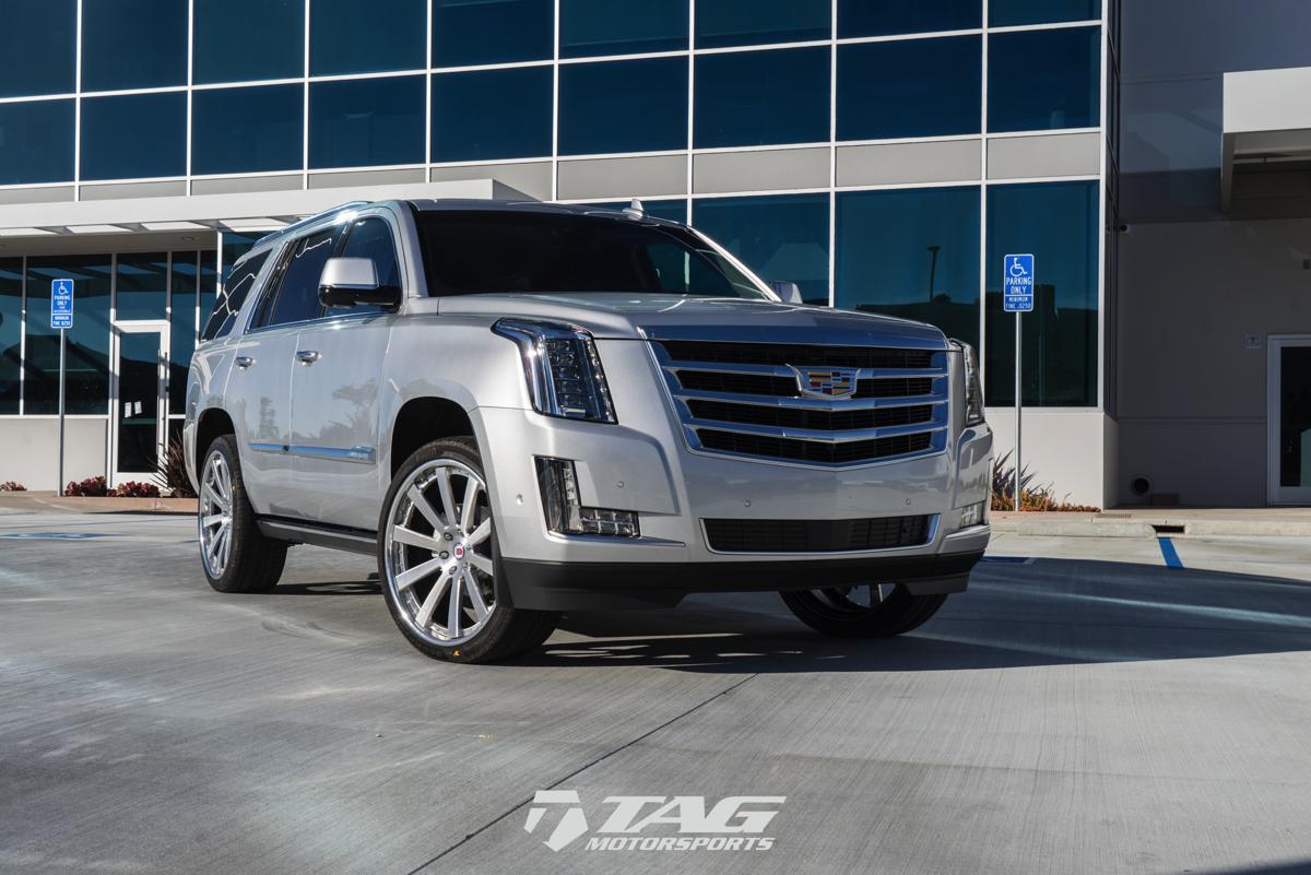 17' Escalade ESV on 24" 943RL Wheels