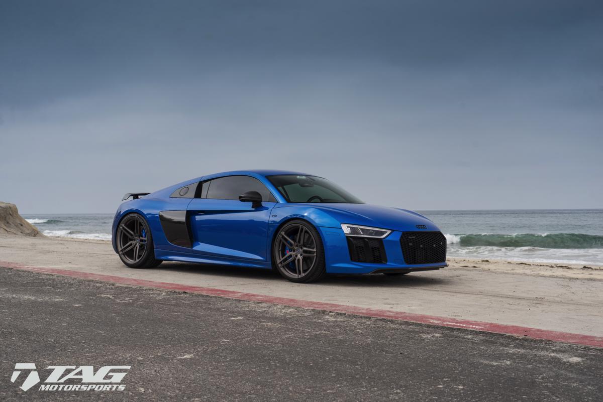 17' R8 on Vossen HC-1 Wheels