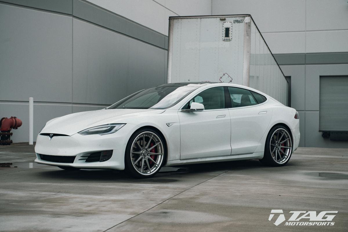 17' Tesla Model S P90D on 22" ADV10 Wheels