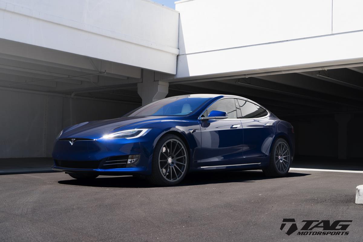 17' Tesla Model S P90D on 21" HRE 303M