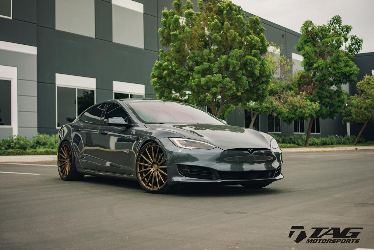 17' Tesla S Vossen VF2