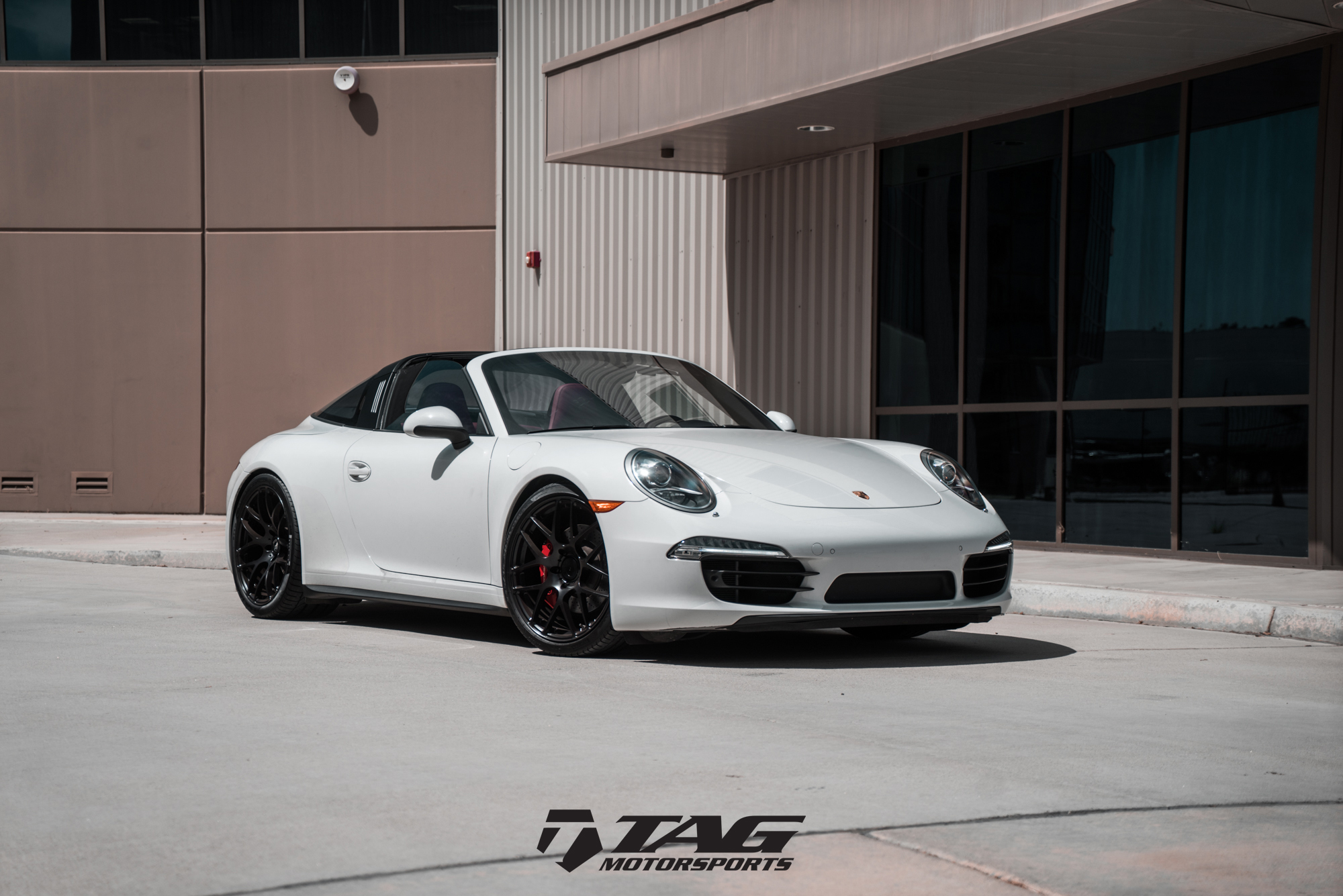 18" Porsche 991 Targa 4S on AG Wheels