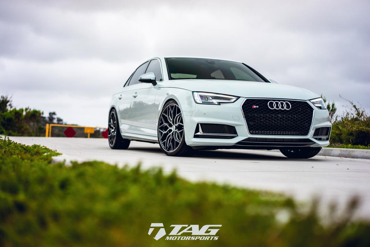 18' S4 on Vossen HF-2 Wheels