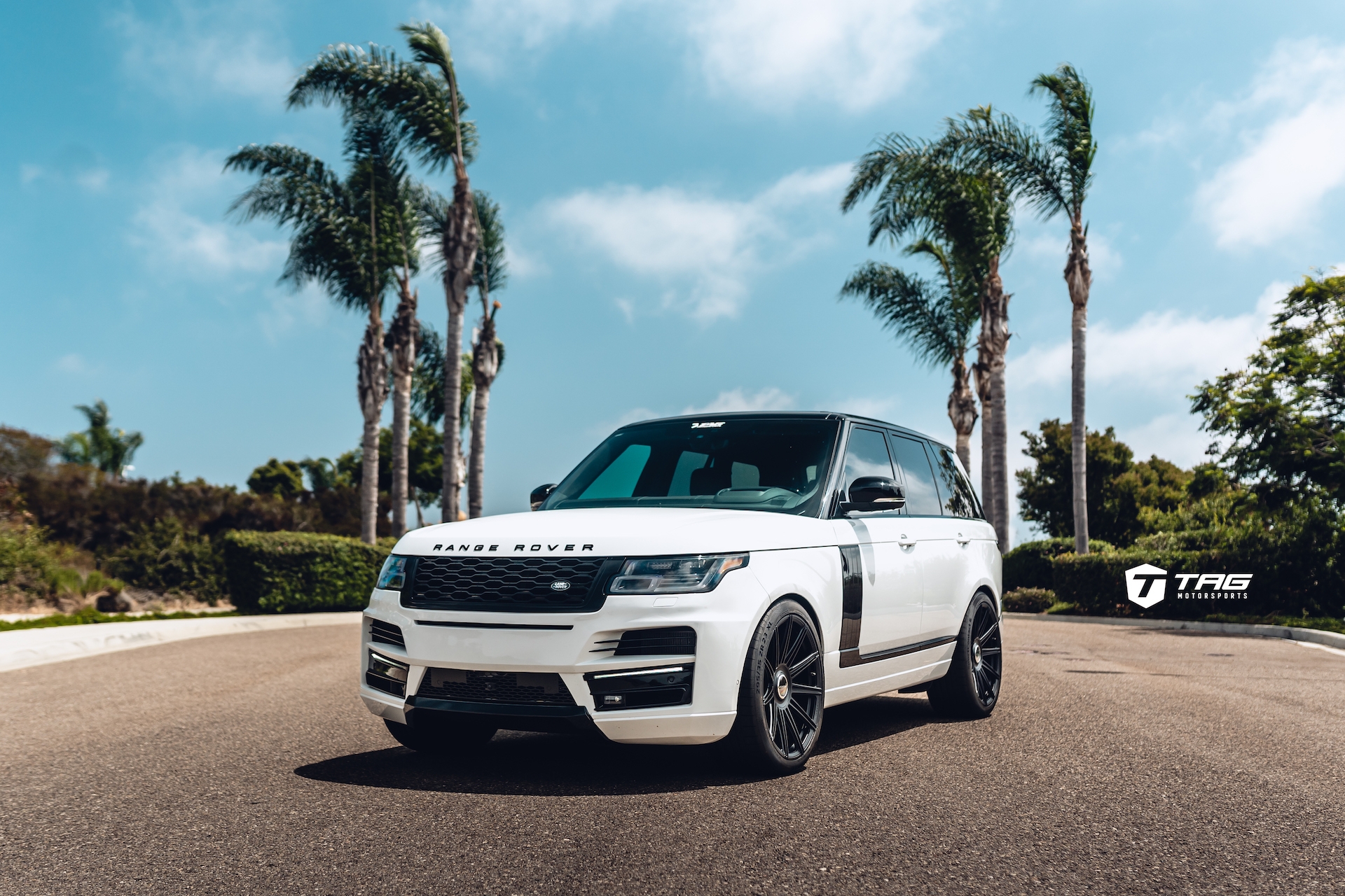 18' Range Rover on Vossen S17-12 Wheels