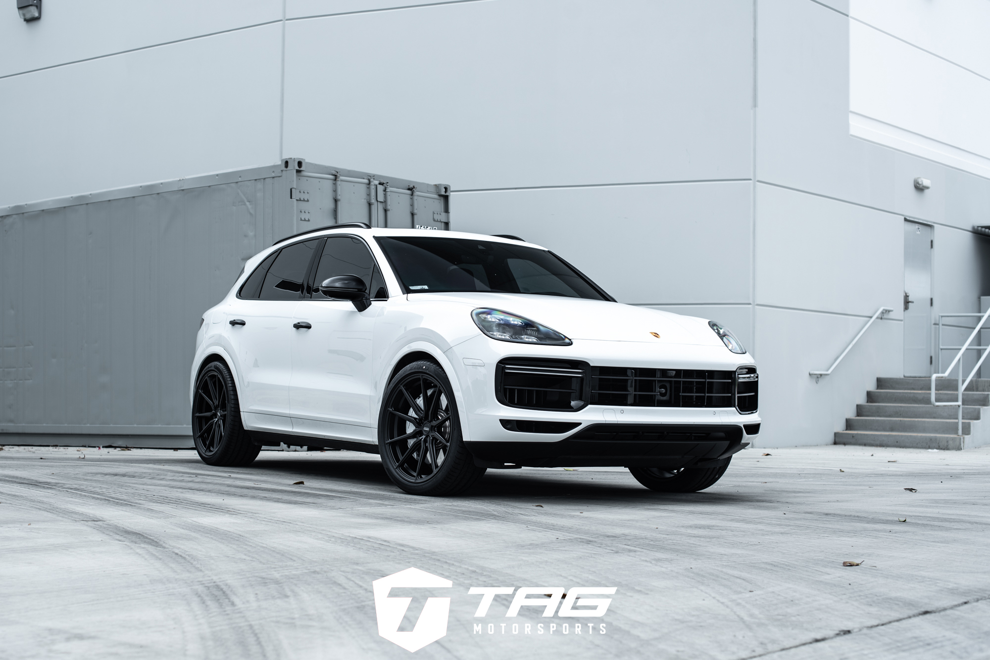 19' Cayenne Turbo on Vossen HF-3