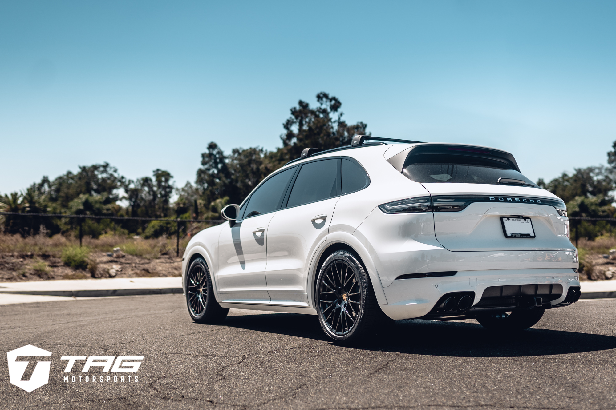 19' Porsche Cayenne Blackout Package