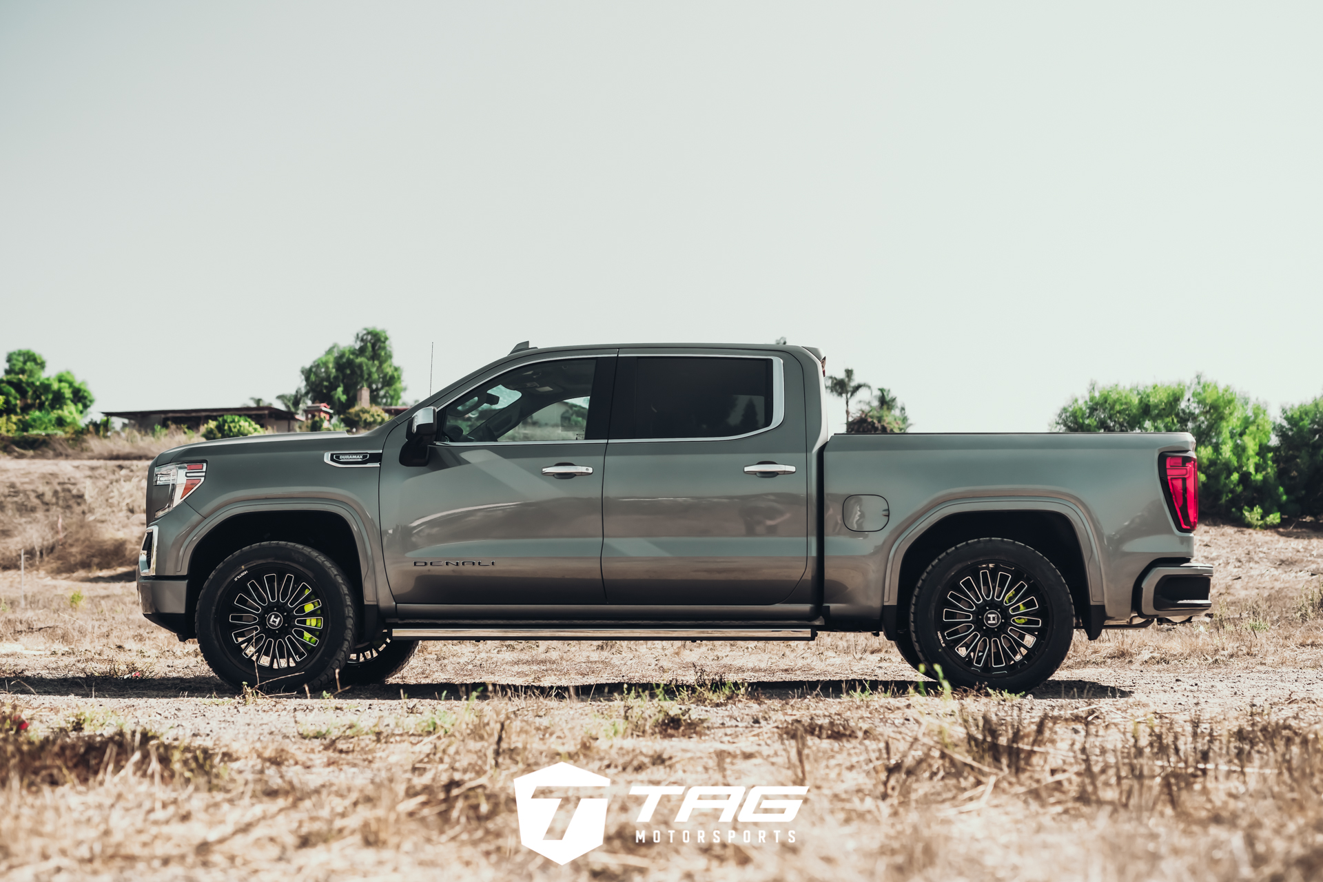 20' GMC Sierra Denali with TAG Painted Calipers