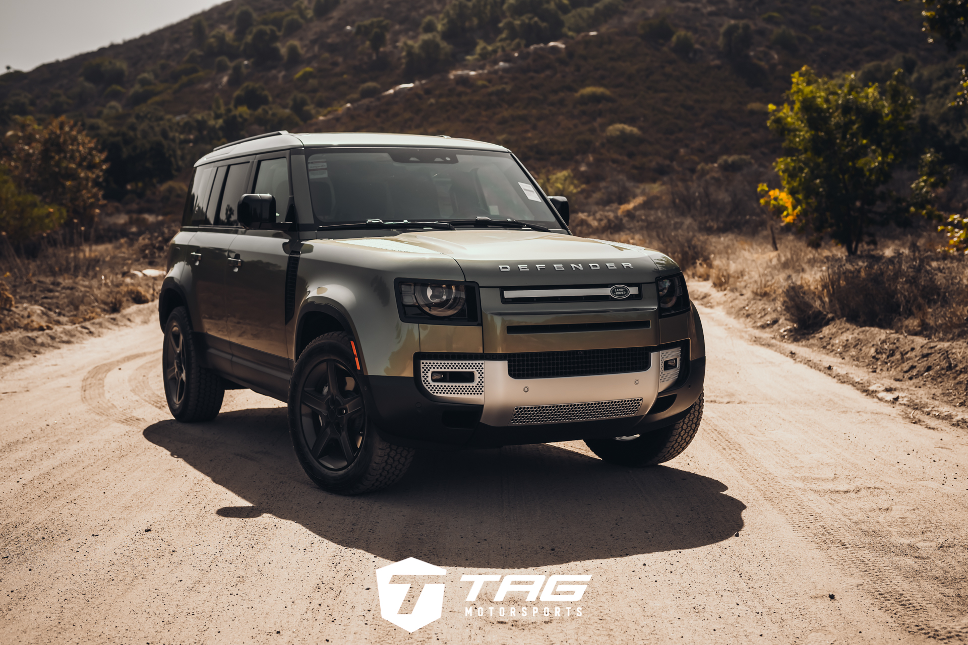 21' Land Rover Defender with TAG Blackout