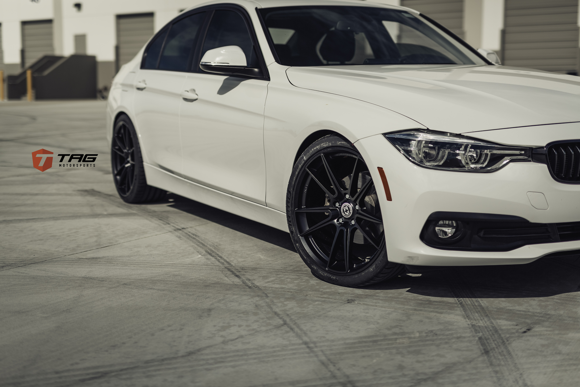 18' 320i on HRE FF04 Wheels