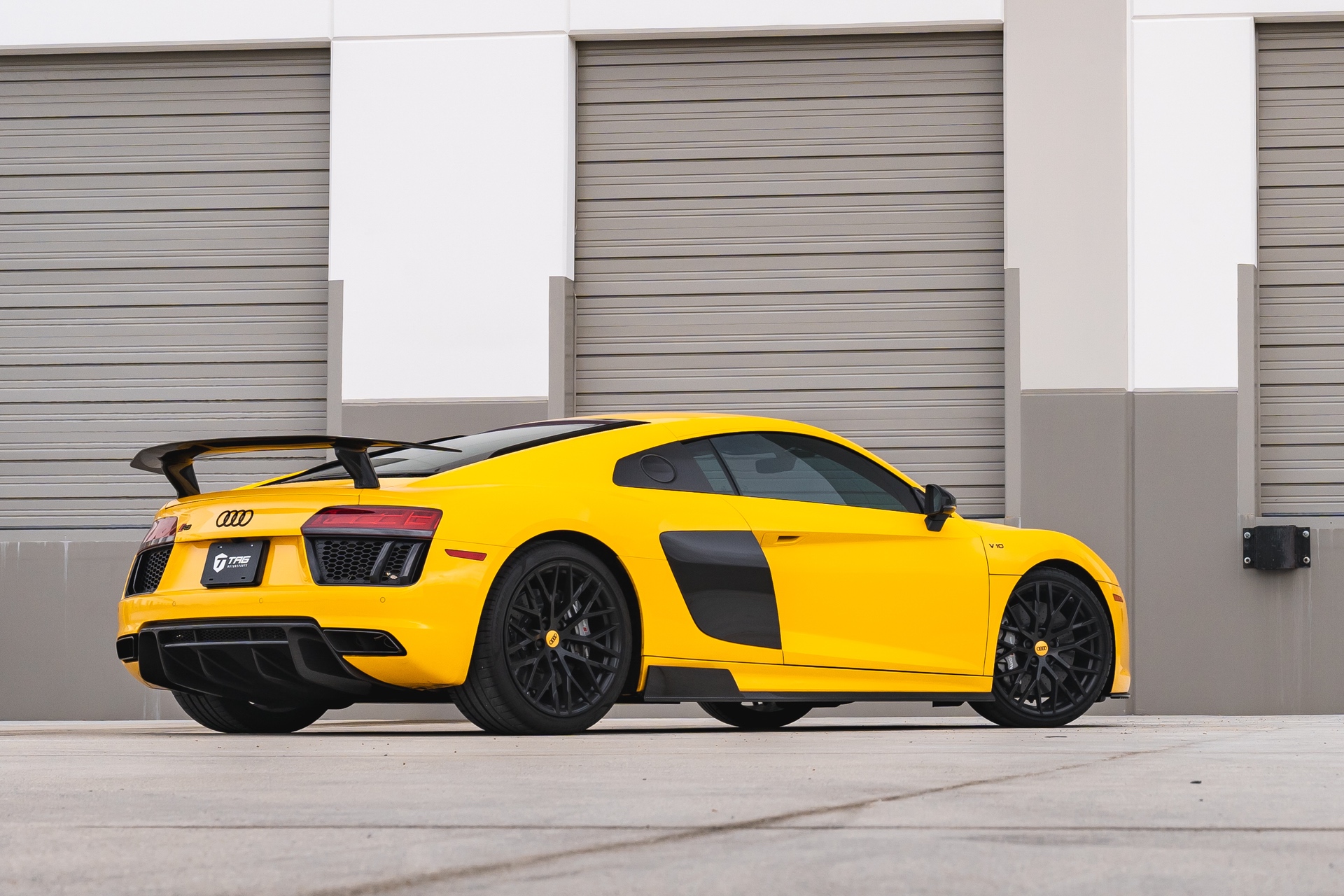 R8 with Vorsteiner Aero and Capristo Exhaust