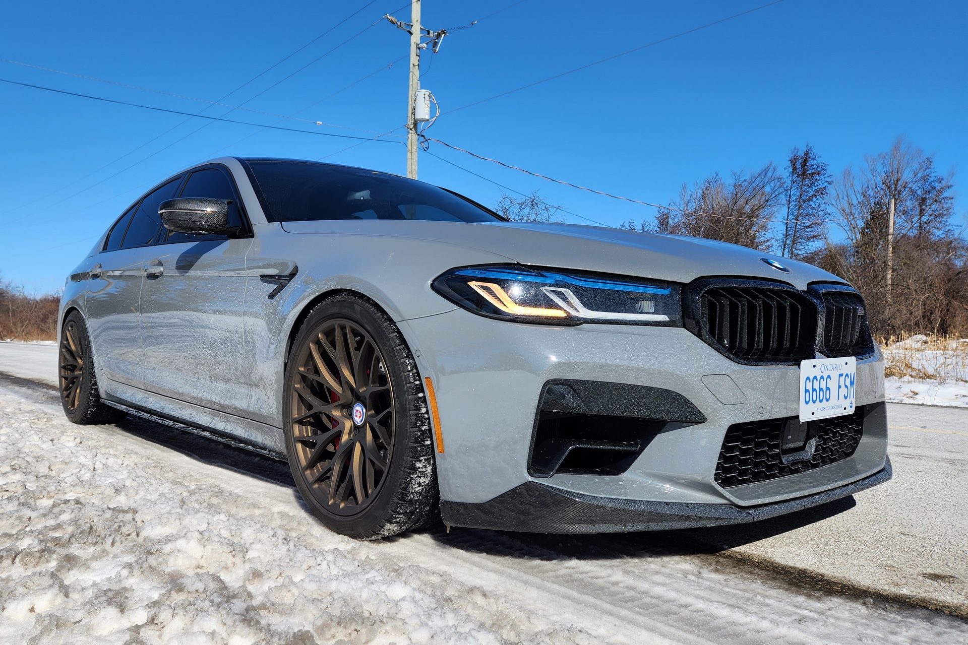 F90 M5 LCI on HRE 520M Wheels