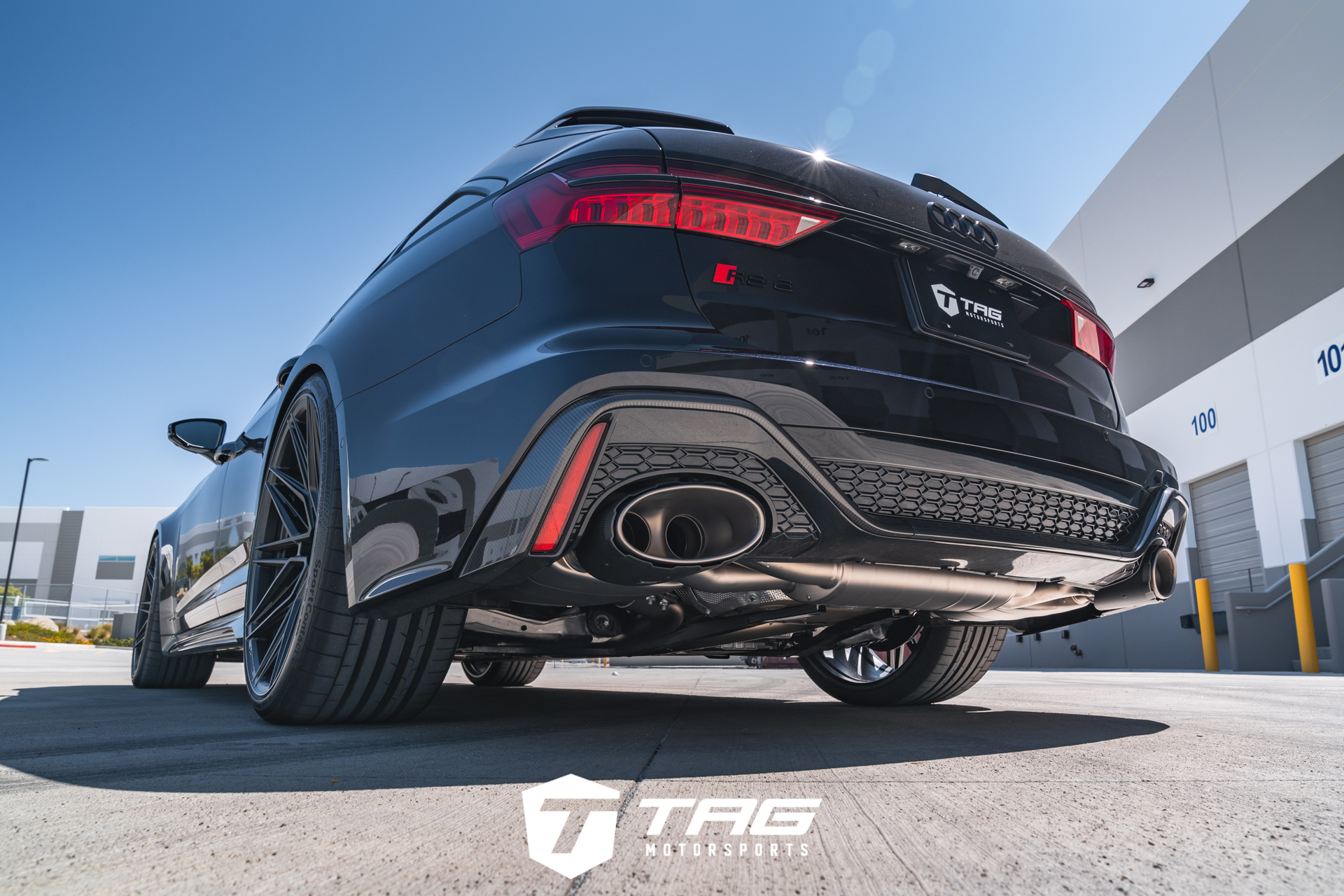 C8 RS6 With Akrapovic Exhaust on Vossen HF-7 Wheels