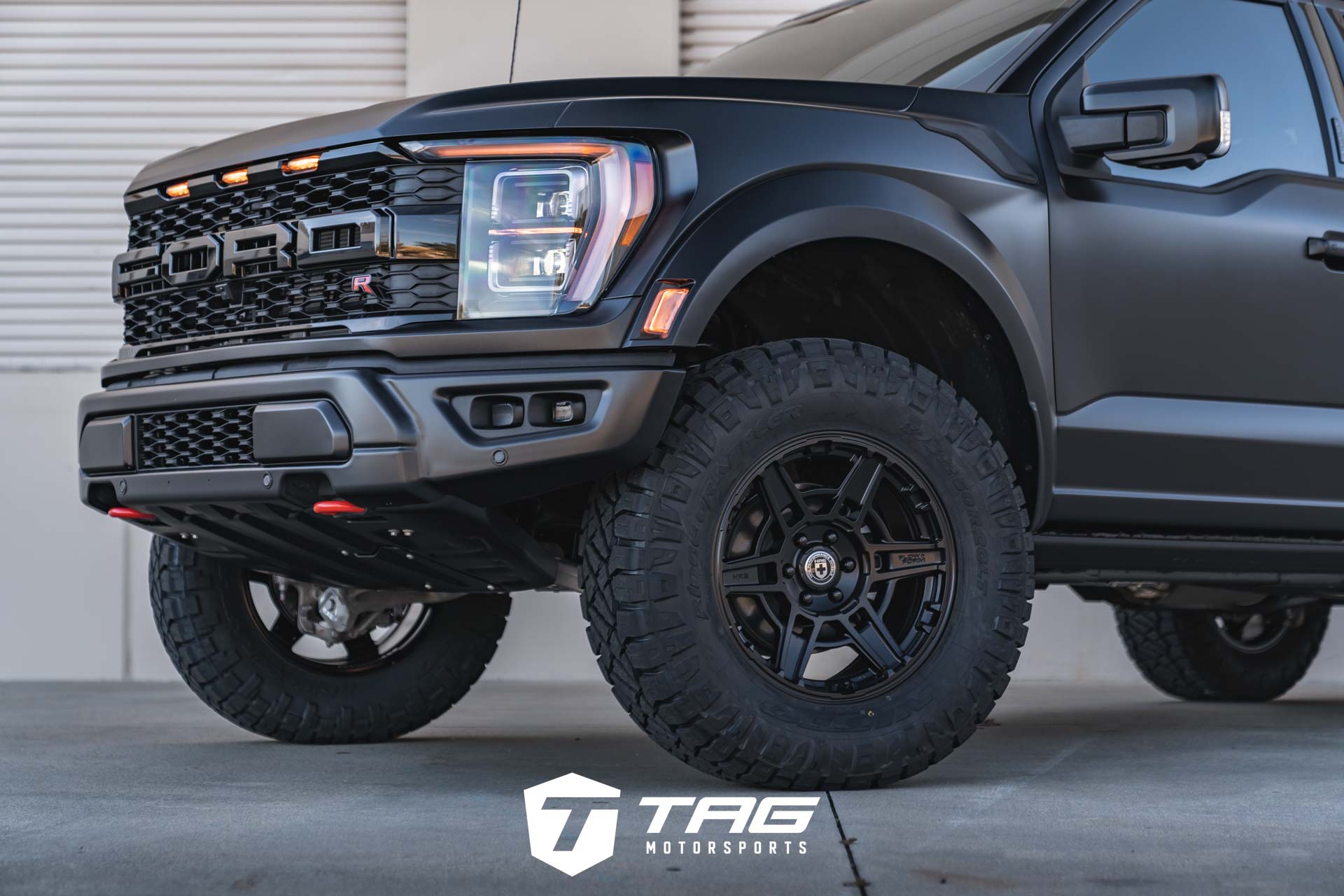 Raptor R on FlowForm FT1 Wheels