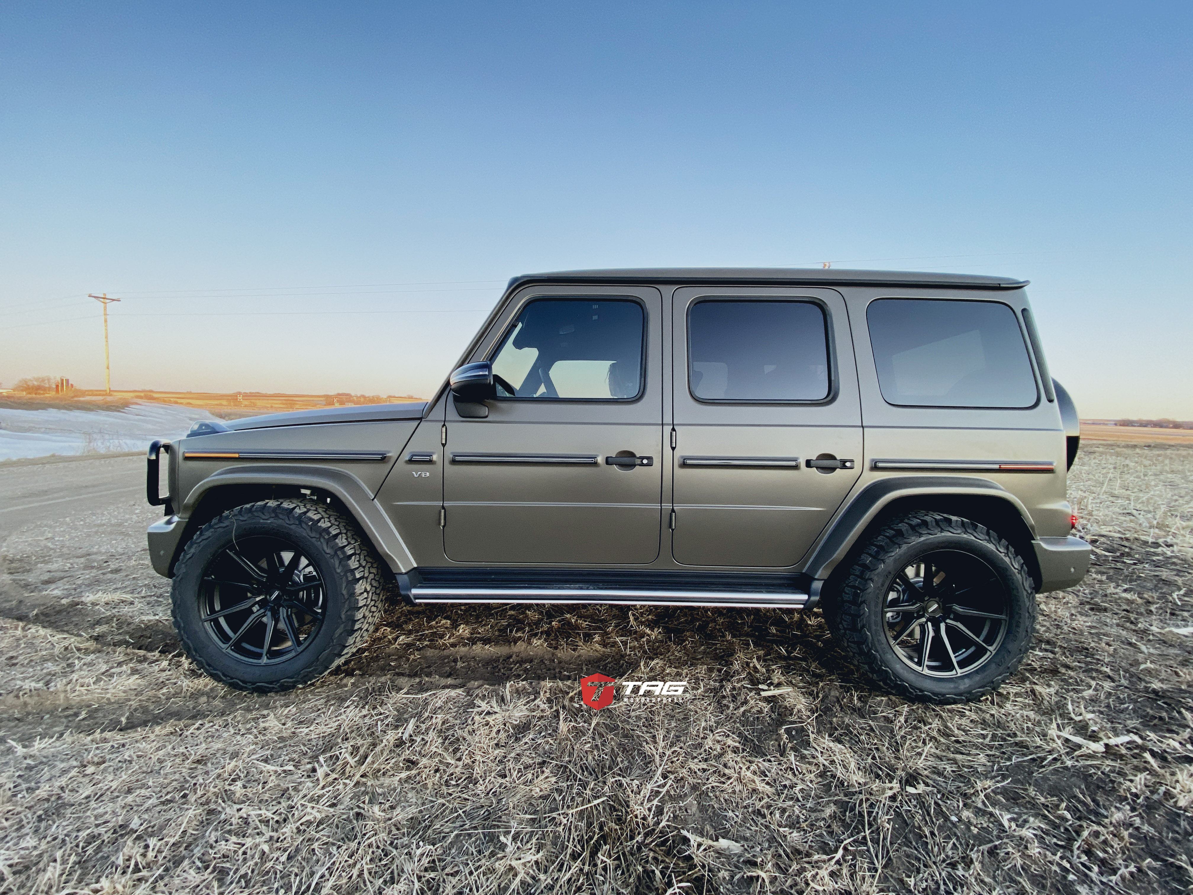 20' G550 on Vossen HF-3 Wheels