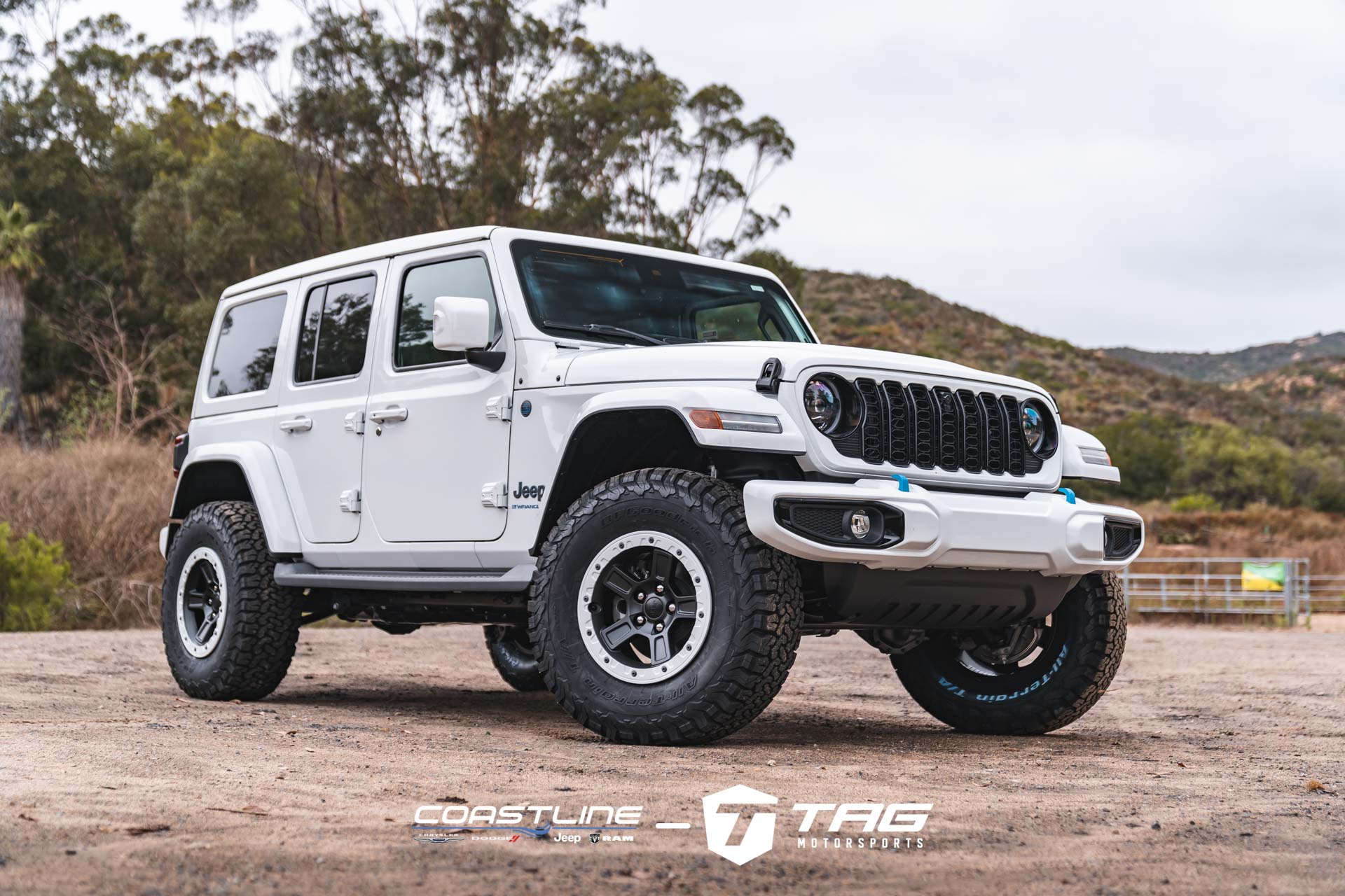 '24 Wrangler 4XE Lifted on MOPAR Wheels