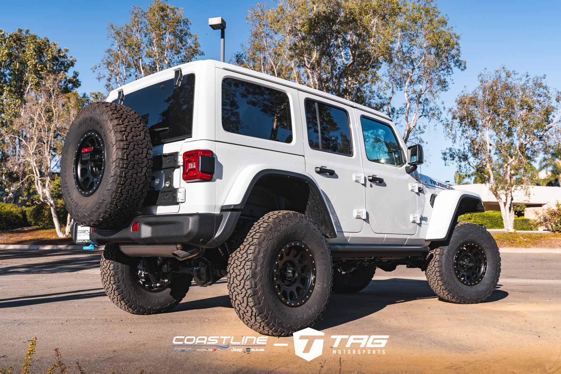 Wrangler 4XE Lifted on Method Wheels