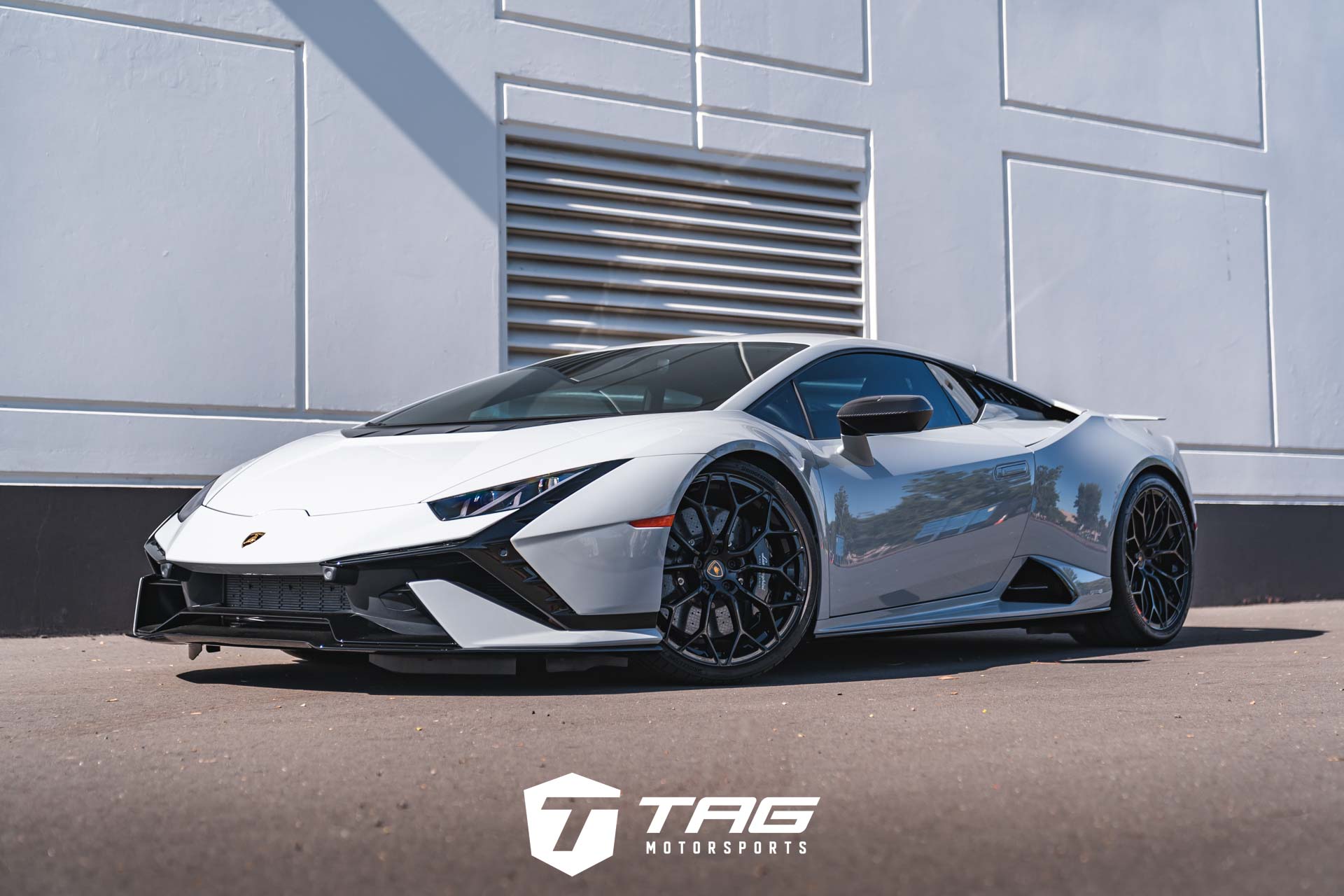 Huracan Tecnica Lowered on Novitec Springs