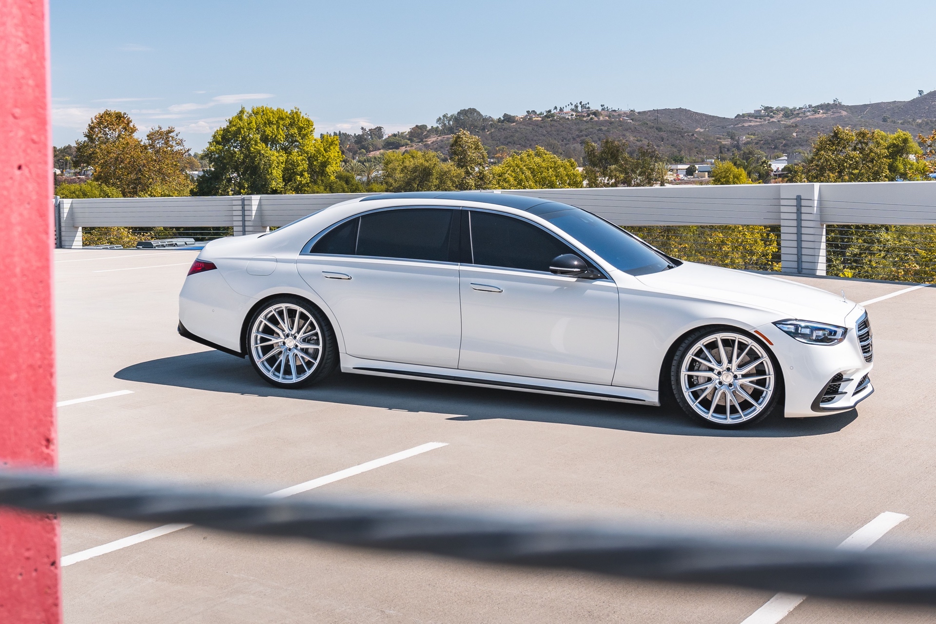 S580 on Vossen HF-4T Wheels