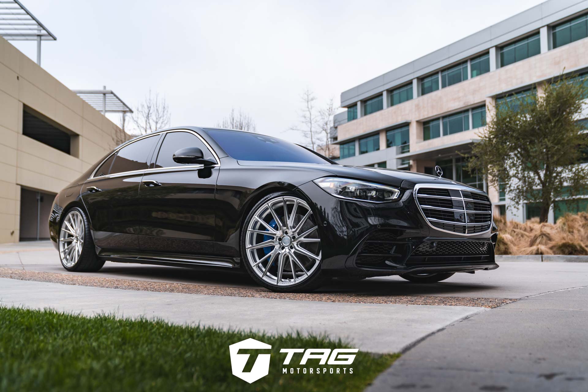 W223 S580 Lowered on Vossen HF-4T Wheels