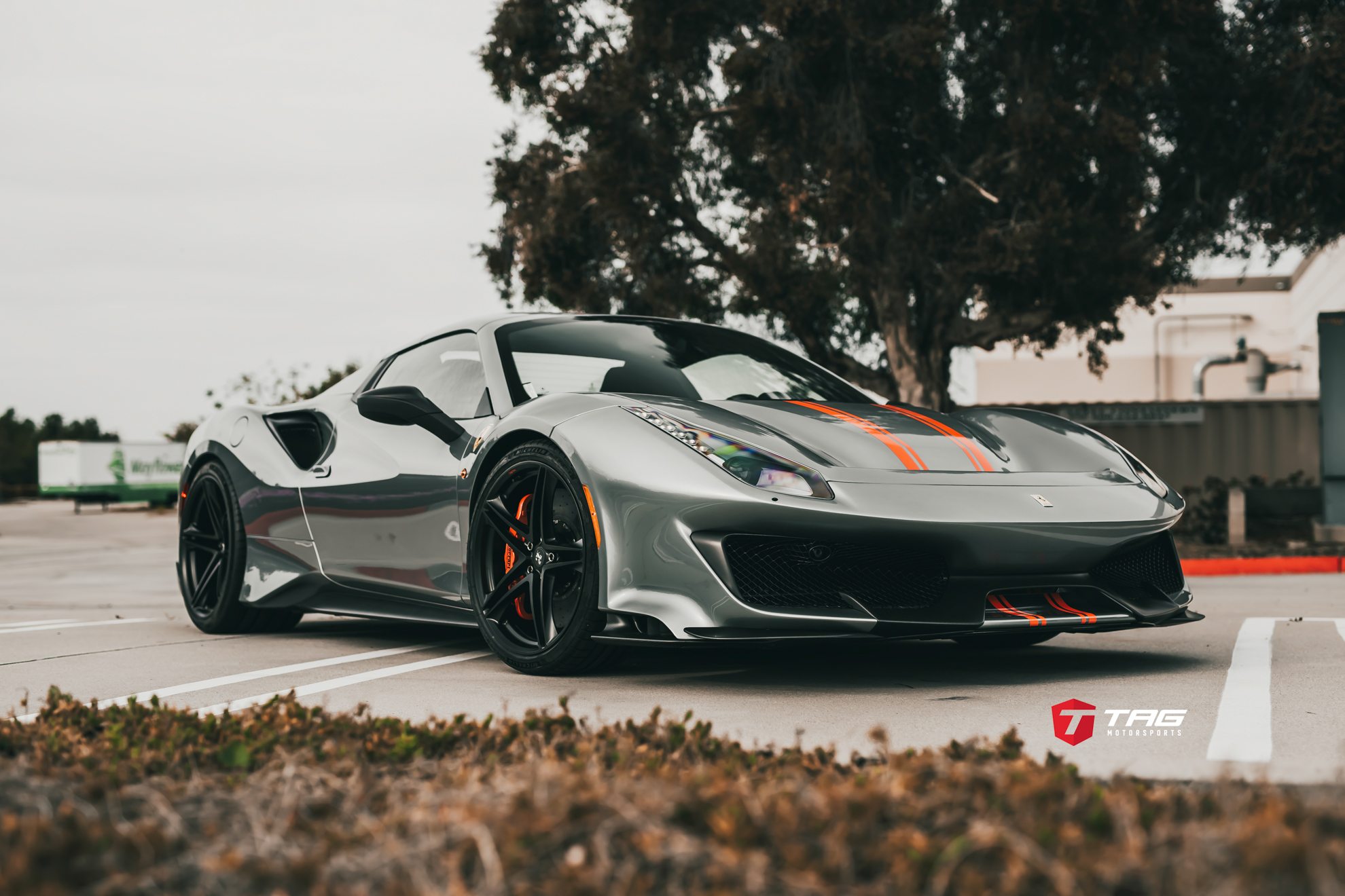 488 Pista on HRE P207 Wheels