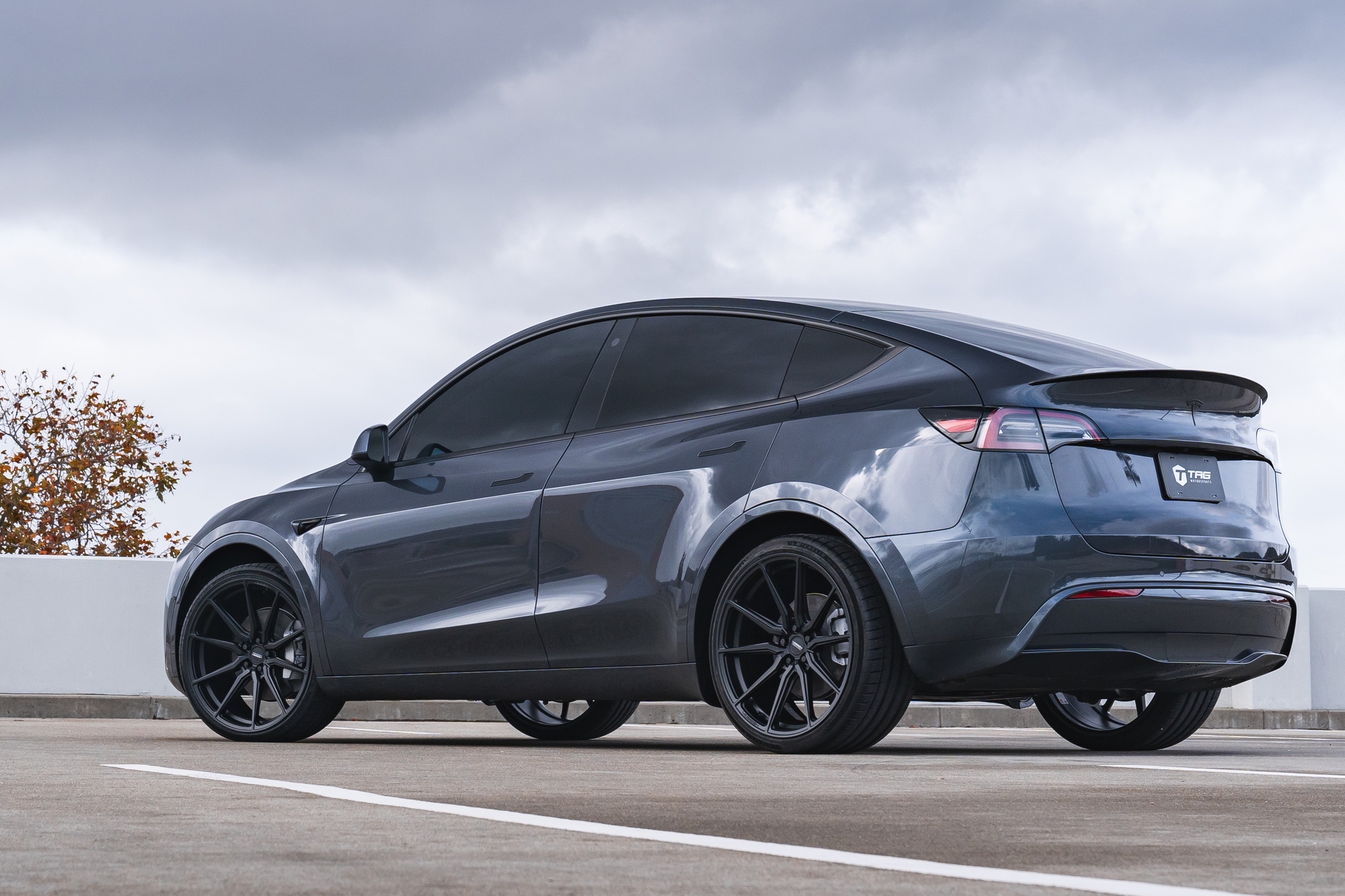 Model Y on Vossen HF-3 Wheels