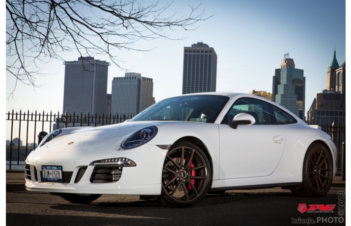 PORSCHE 991 CARRERA C4S ON 20" ADV 5.01SL