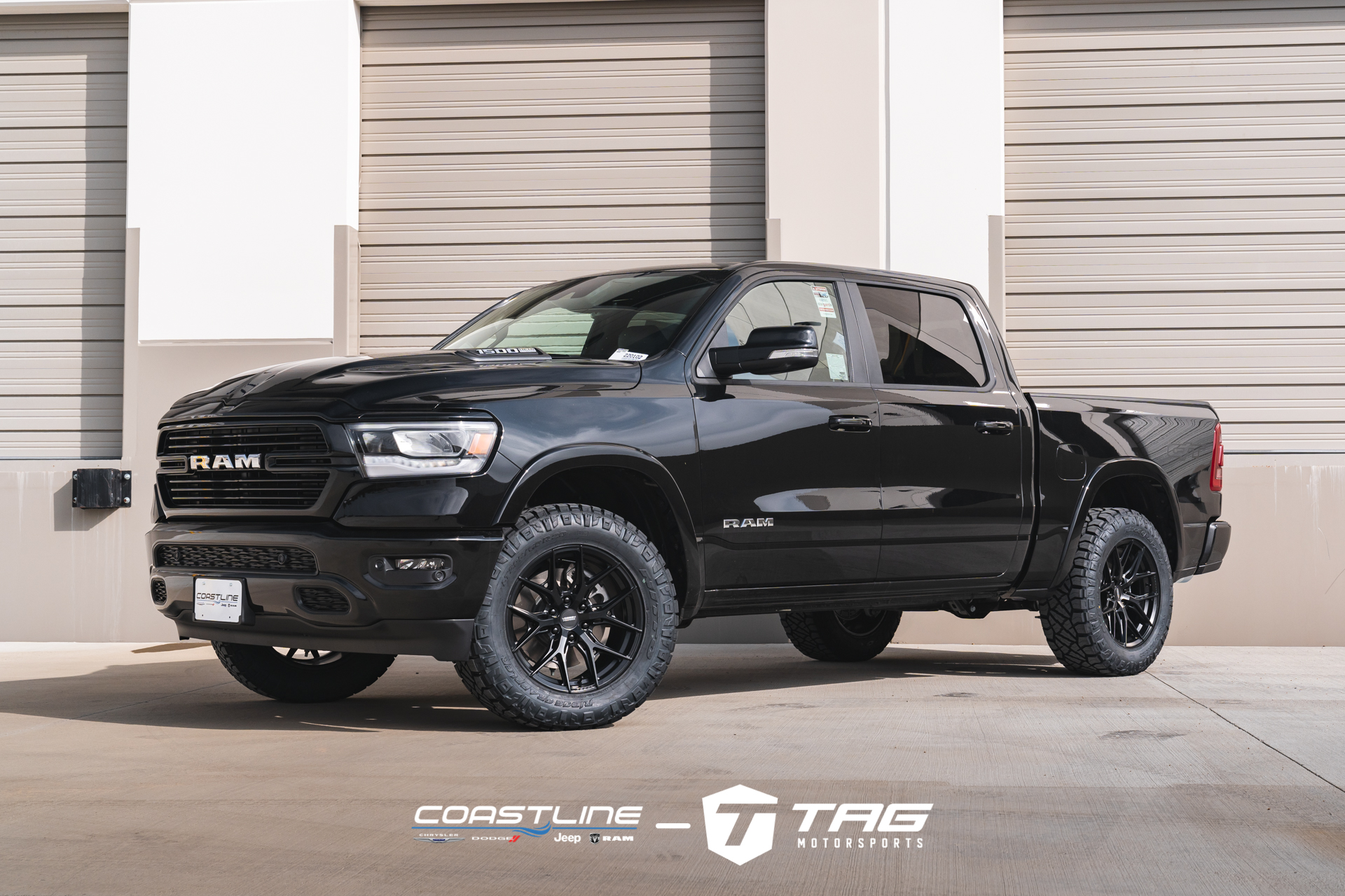 1500 Laramie GT on Vossen HF6-4 Wheels