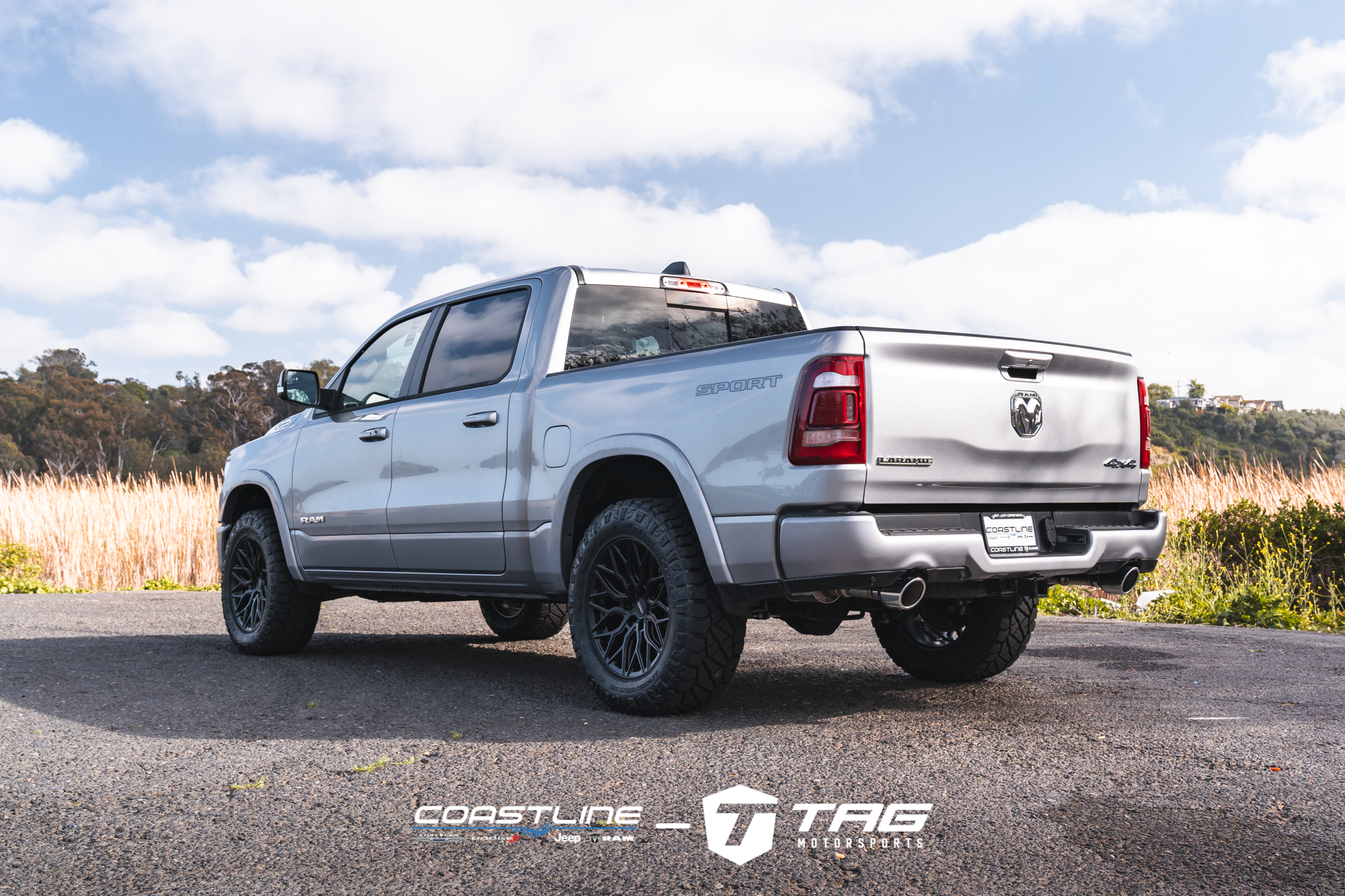 1500 Laramie on Vossen HF6-3 Wheels