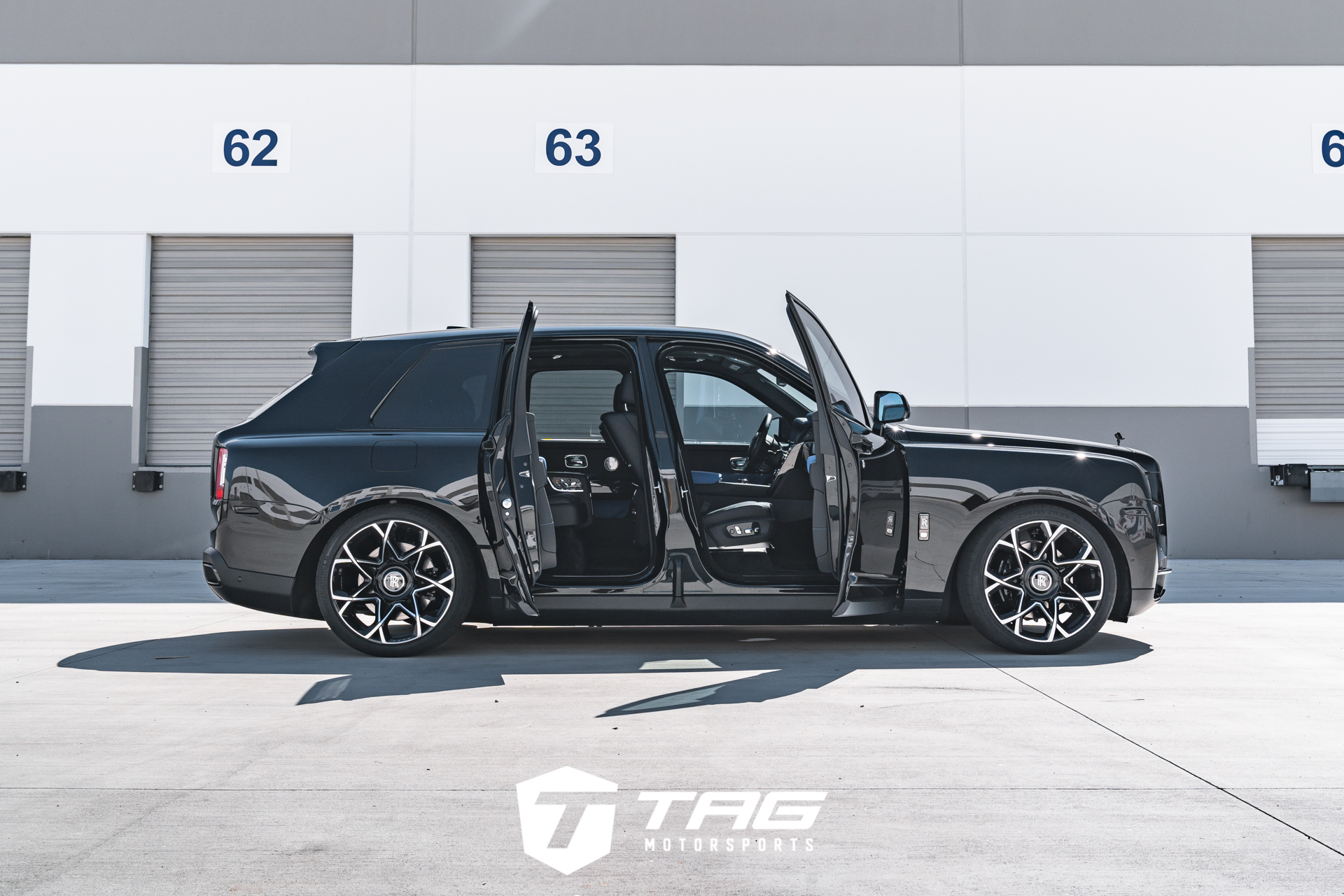 Cullinan Lowered on Kahn Design Wheels