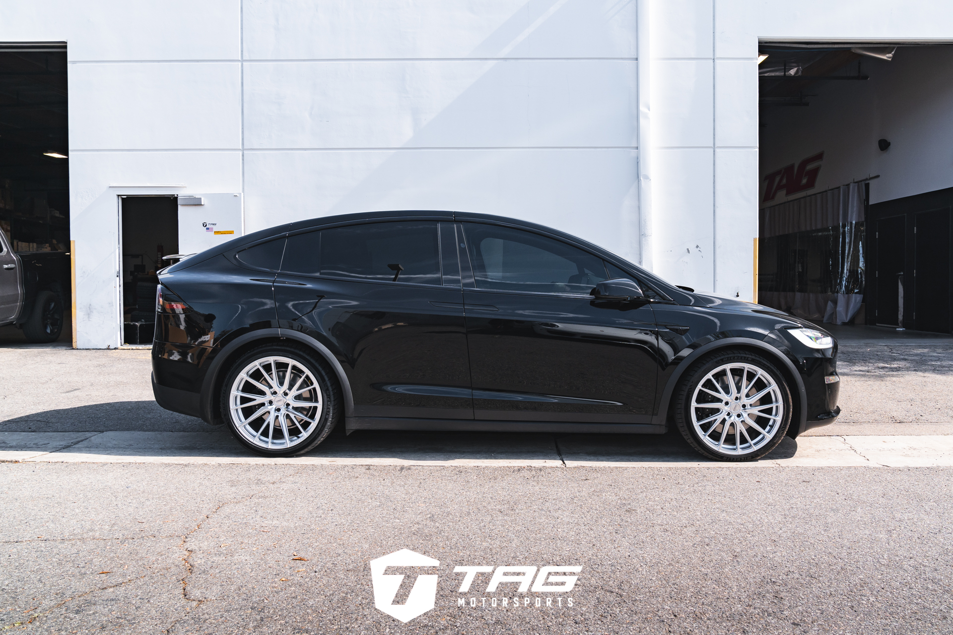 Model X Plaid on Vossen HF-4T Wheels