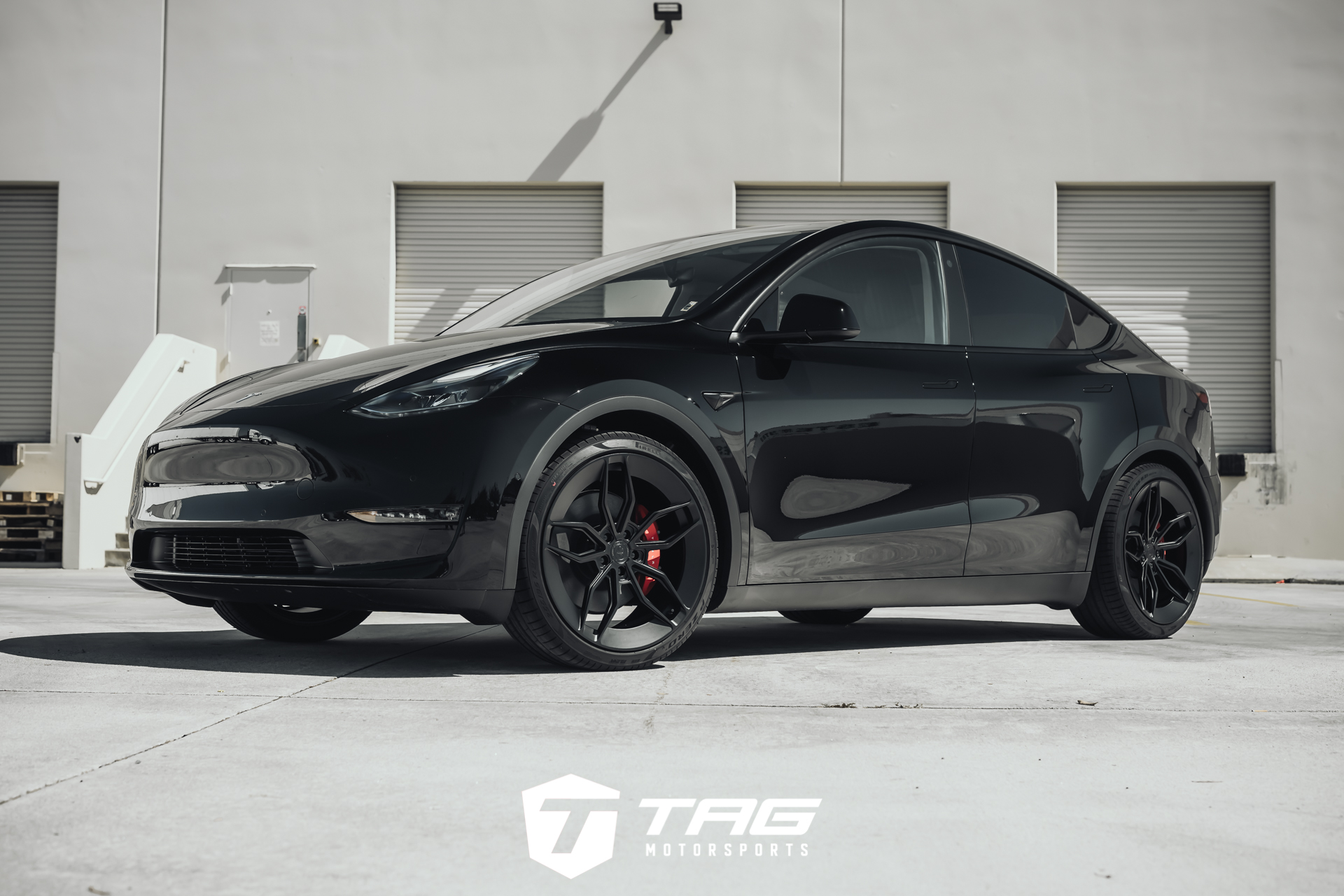 Model Y on AG Aero.64 Wheels