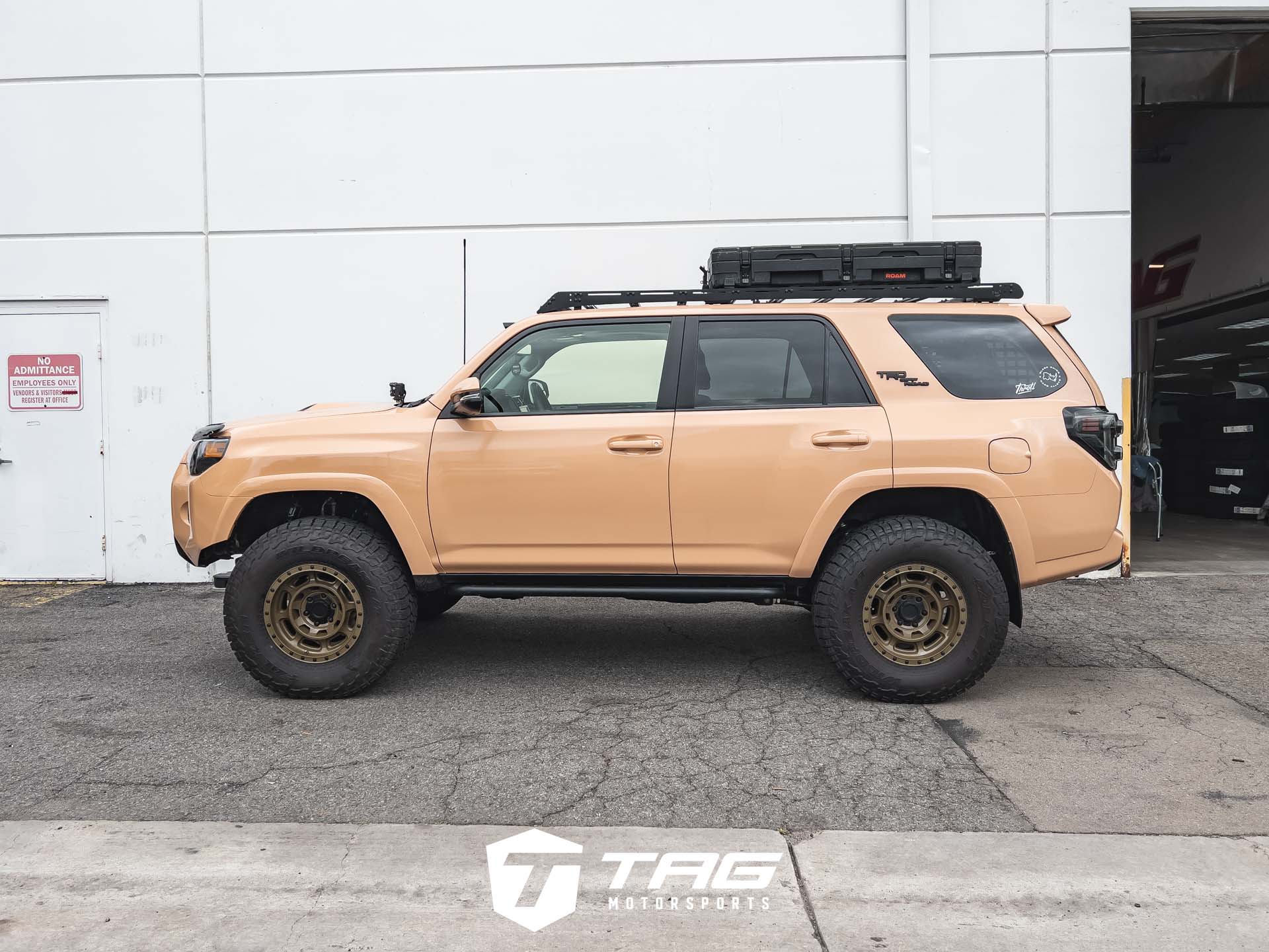 4Runner on Black Rhino Wheels