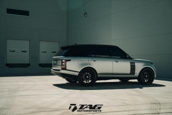 17' Range Rover on 24" HRE S200 Wheels