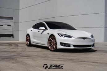17' Tesla on Vossen Forged