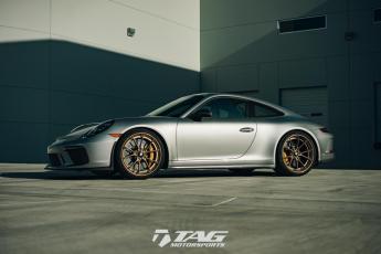 18' GT3 Touring on 21" ANRKY AN32 Wheels