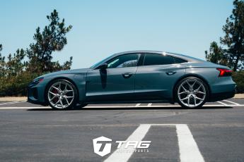 RS e-tron GT on Vossen HF-5 Hybrid Forged Wheels