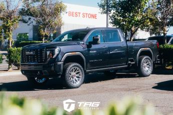 Sierra Denali HD on Vossen VFX-03 Forged Wheels