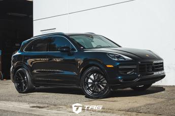 Cayenne Turbo on Vossen HFX-2 Hybrid Forged Wheels