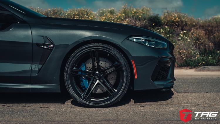 20 M8 Competition on HRE P207 Wheels