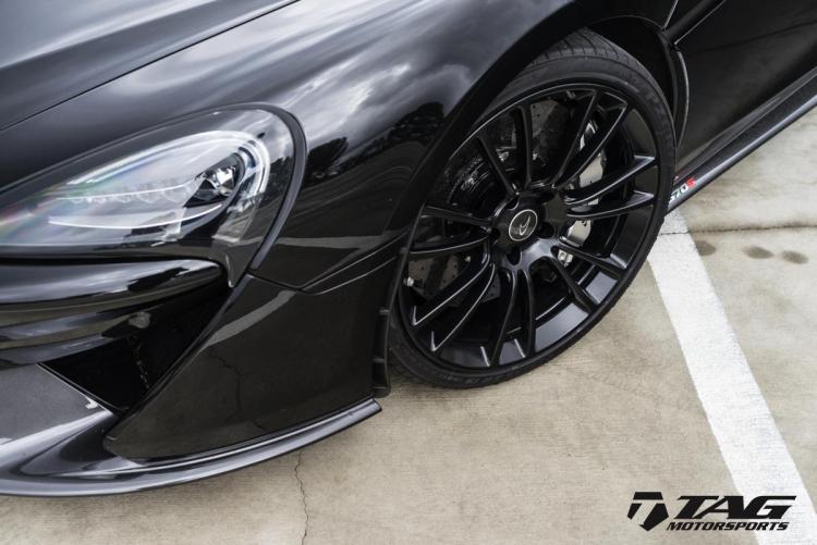 エアレス 16' 570S with Novitec Springs + AWE Exhaust