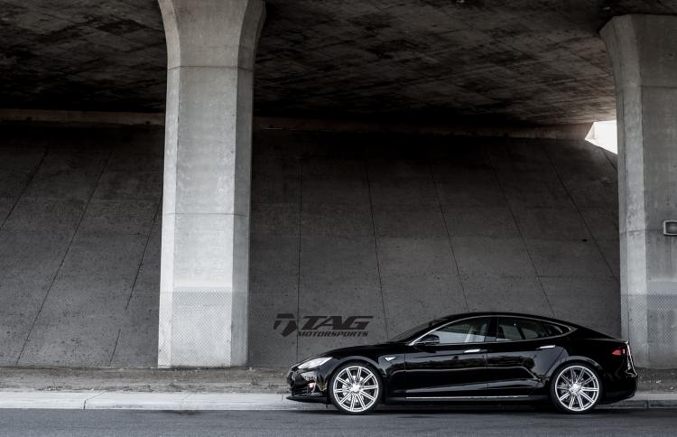 13' Tesla on Vossen Wheels